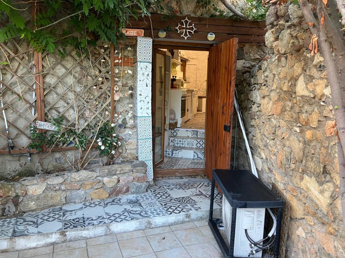 Gite Studio Les Maisons De Gaia Tuchan Exterior photo